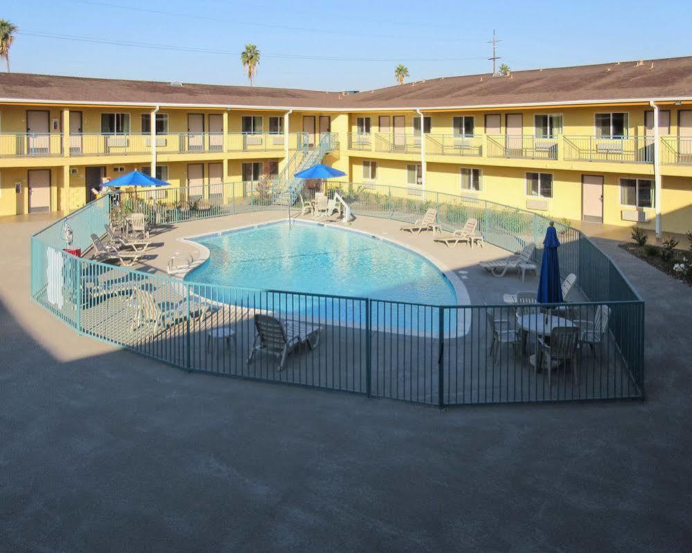 Quality Inn & Suites Bakersfield Exterior foto